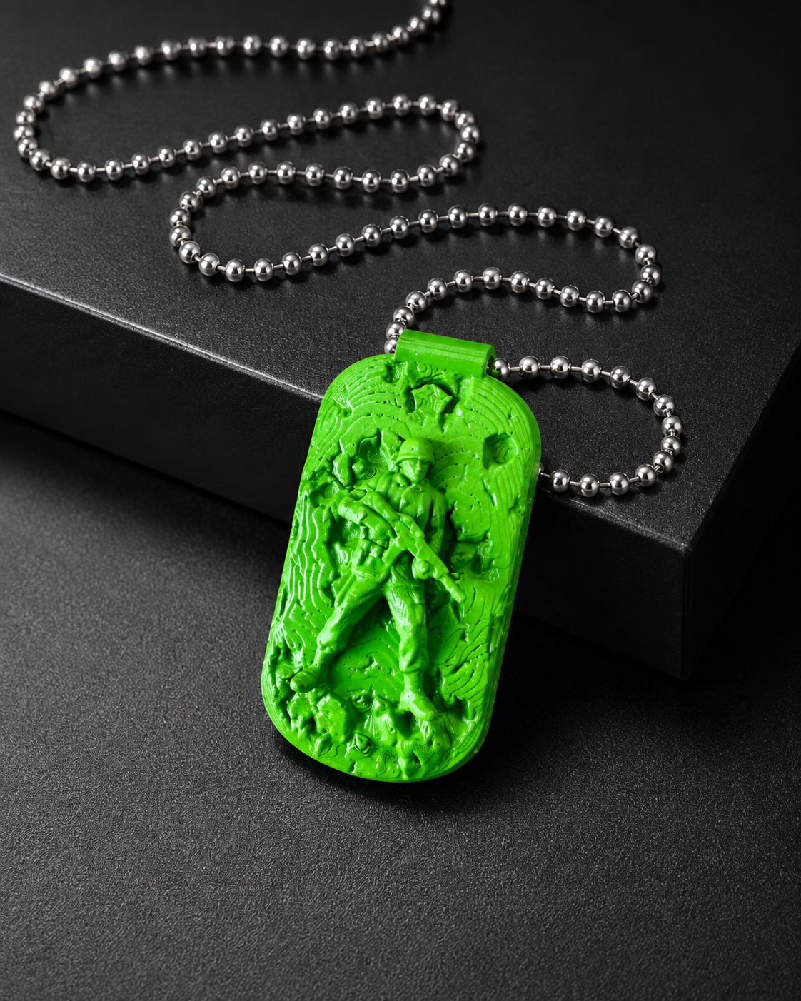 SOLDIERS NECKLACE (GREEN)