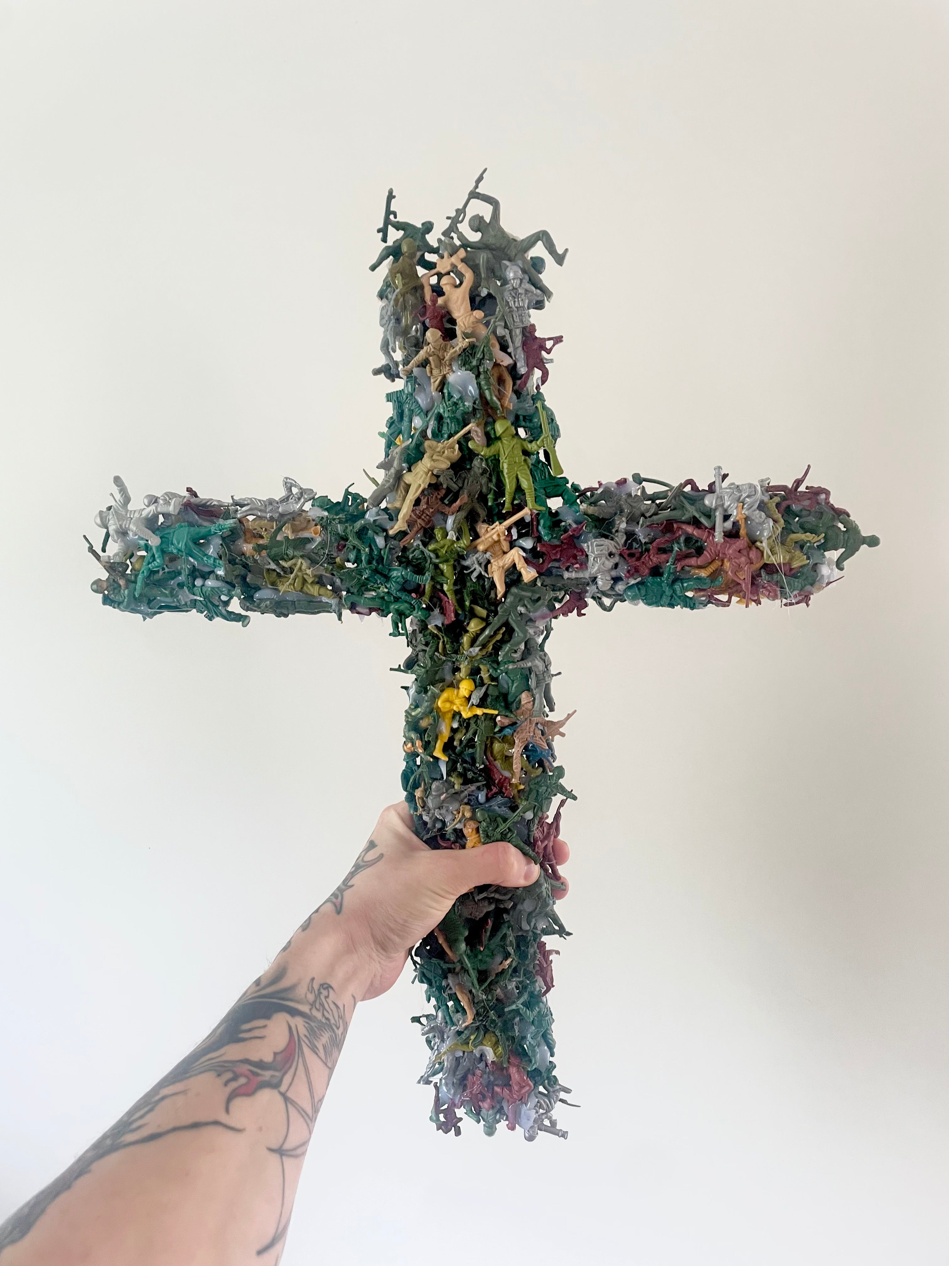 CROSS SOLDIERS