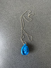 DOLLS SKULL HEAD NECKLACE (BLUE)