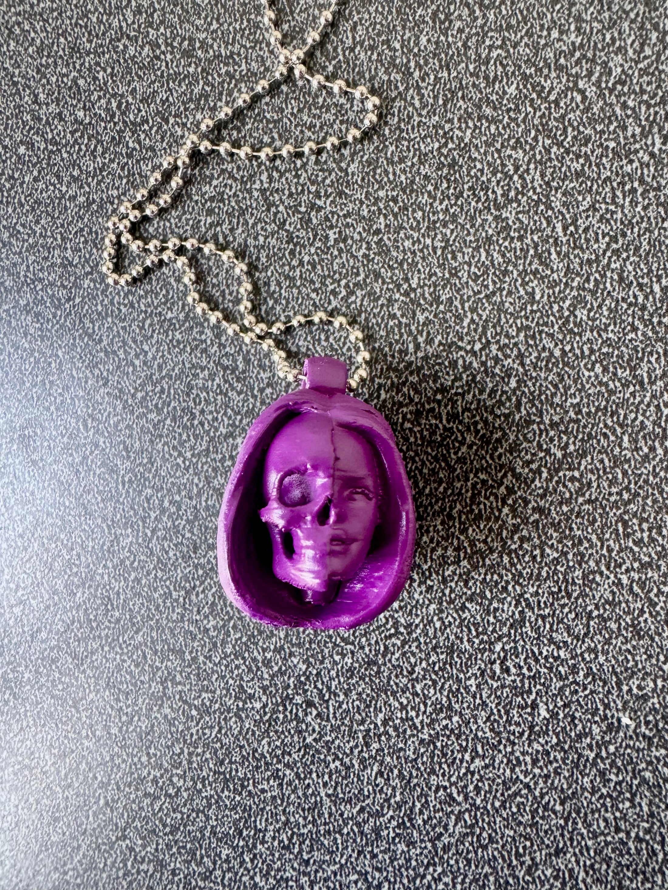 DOLLS SKULL HEAD NECKLACE (PURPLE)