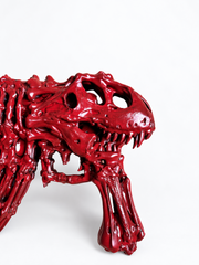 DRACO T-REX rouge brillant — détail du crâne et des dents