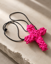 NECKLACE PINK CROSS (HANDMADE) 1/1 — création SVHAINE ALVAREZ — vue 1